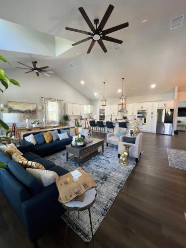 10 Living Dressed by Owner
